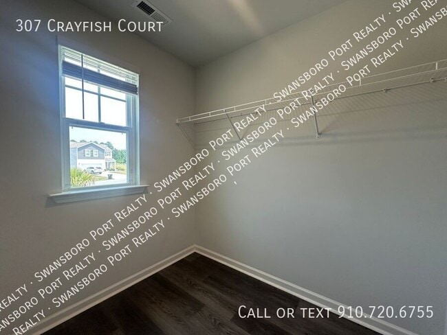 Building Photo - 307 Crayfish Ct