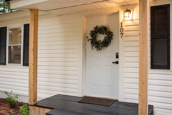 Primary Photo - 105 CR 2002