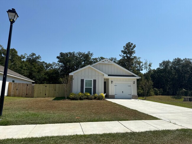 Building Photo - 13660 Shea Cir