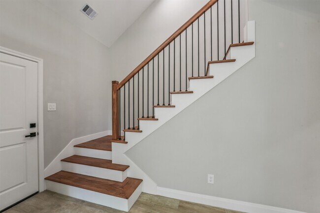 Building Photo - 6835 Tara Dr