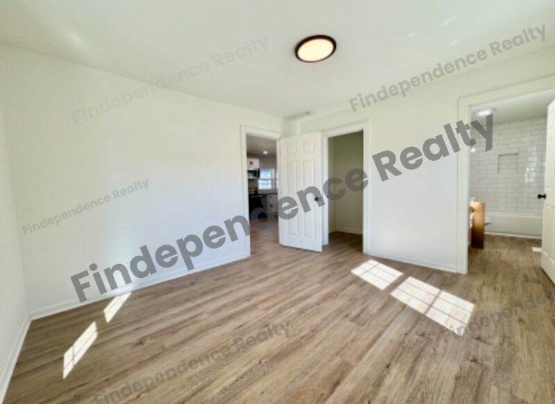 Building Photo - 351 Fox St SW