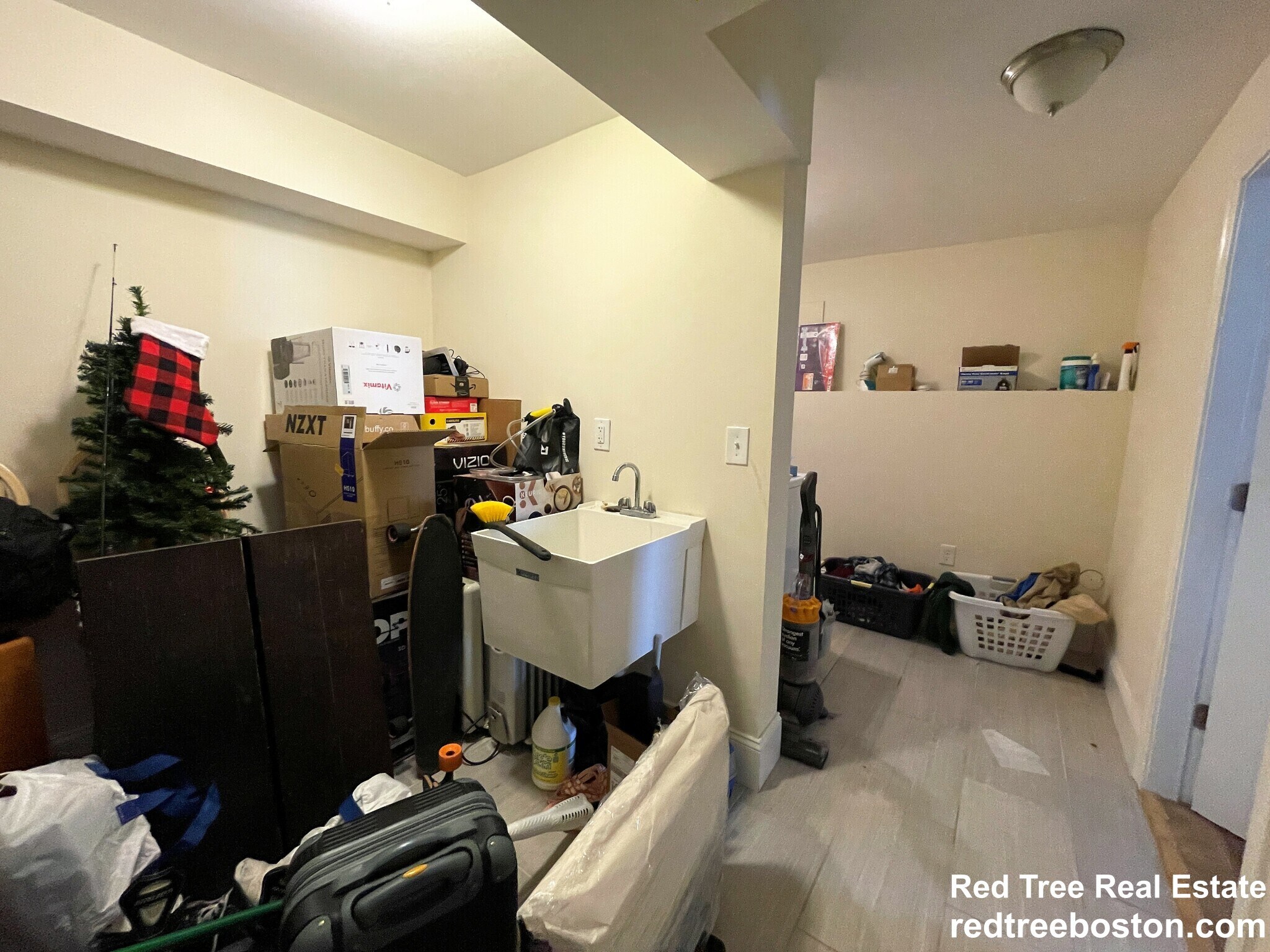 Building Photo - 1 Larose Pl