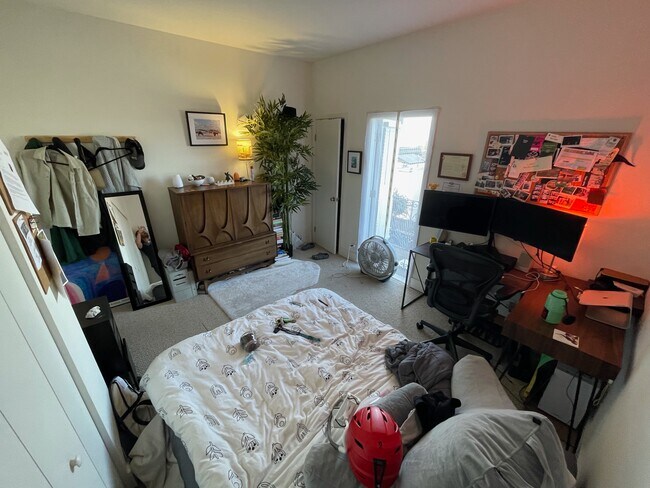 Building Photo - 637 Peralta Ave