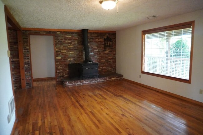 Building Photo - 23217 NE 92nd Ave