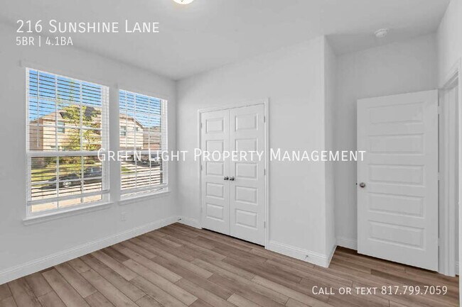 Building Photo - 216 Sunshine Ln