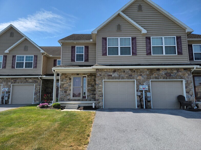 Building Photo - 402 Mount Olive Ln