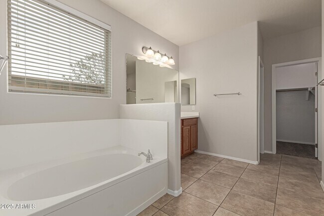 Building Photo - 42374 W Avella Dr