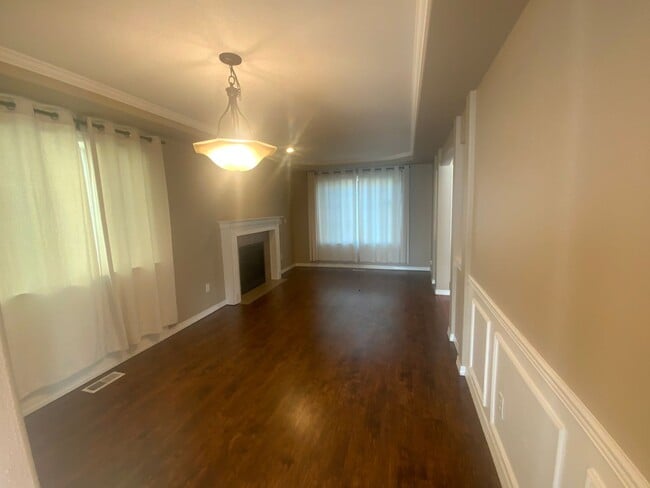 Building Photo - Beautiful Spanaway Home! Apply Today