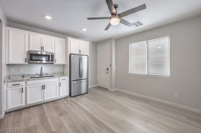 Building Photo - 12392 Aster Hills Ave