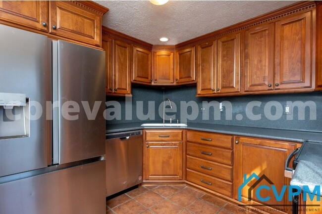 Building Photo - 7717 Baggins Rd