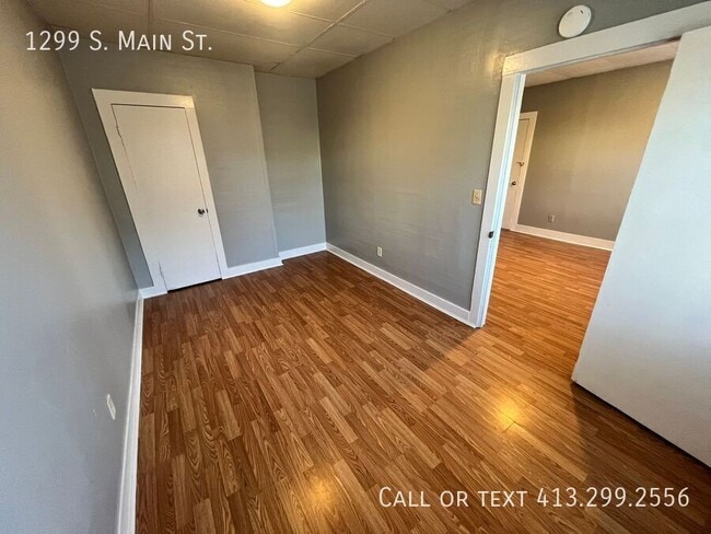 Building Photo - 1299 S Main St