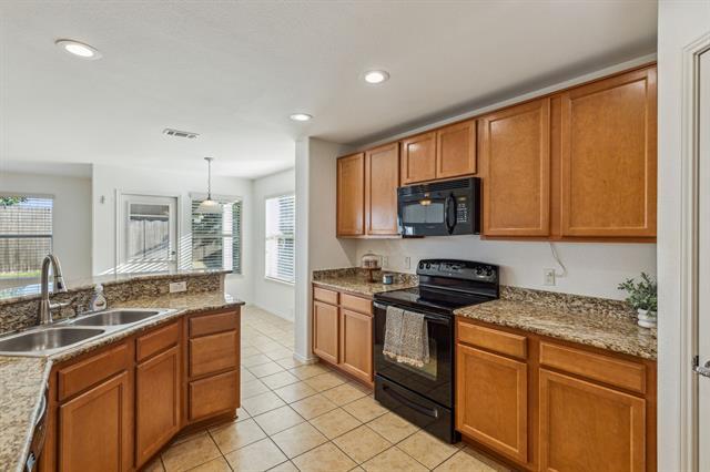 Building Photo - 15944 Avenel Way
