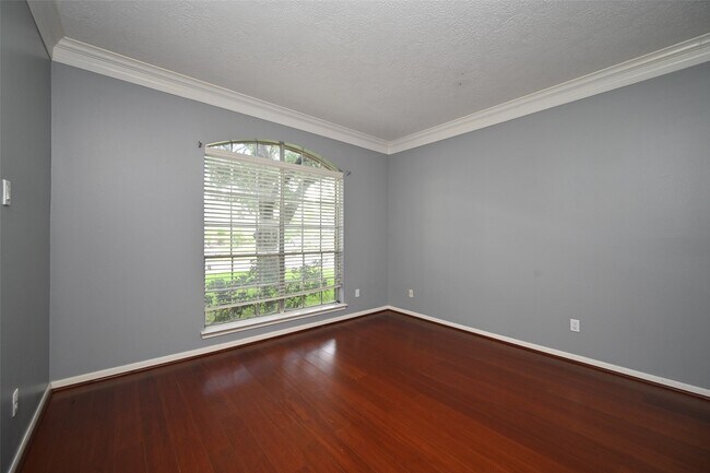 Building Photo - 6419 Sutter Park Ln