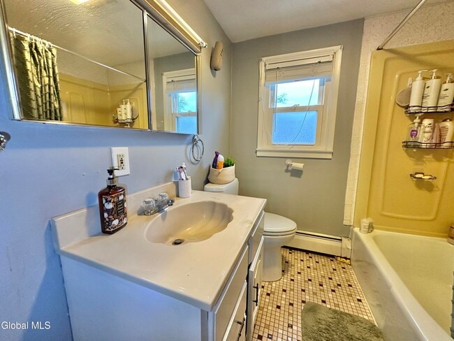 Building Photo - 36 Daytona Ave