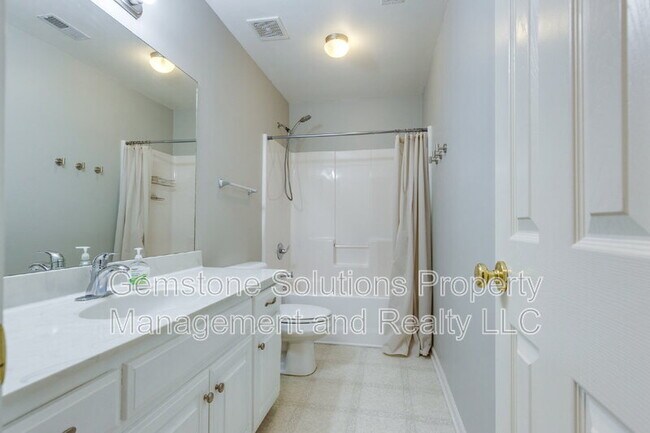 Building Photo - 1035 Watauga Ct