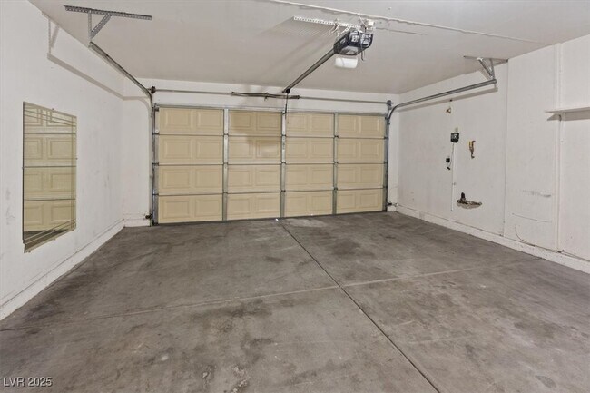 Building Photo - 1676 Victor Hugo Ln