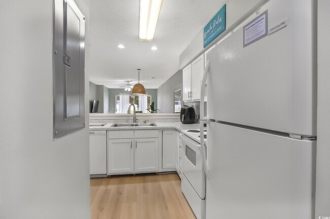 Building Photo - 510 White River Dr