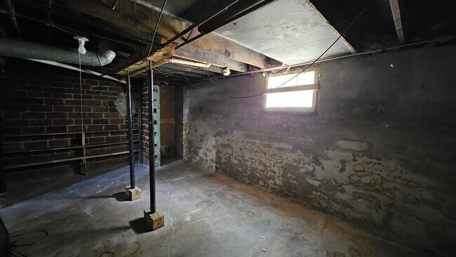 Building Photo - 714/718 Jefferson Avenue
