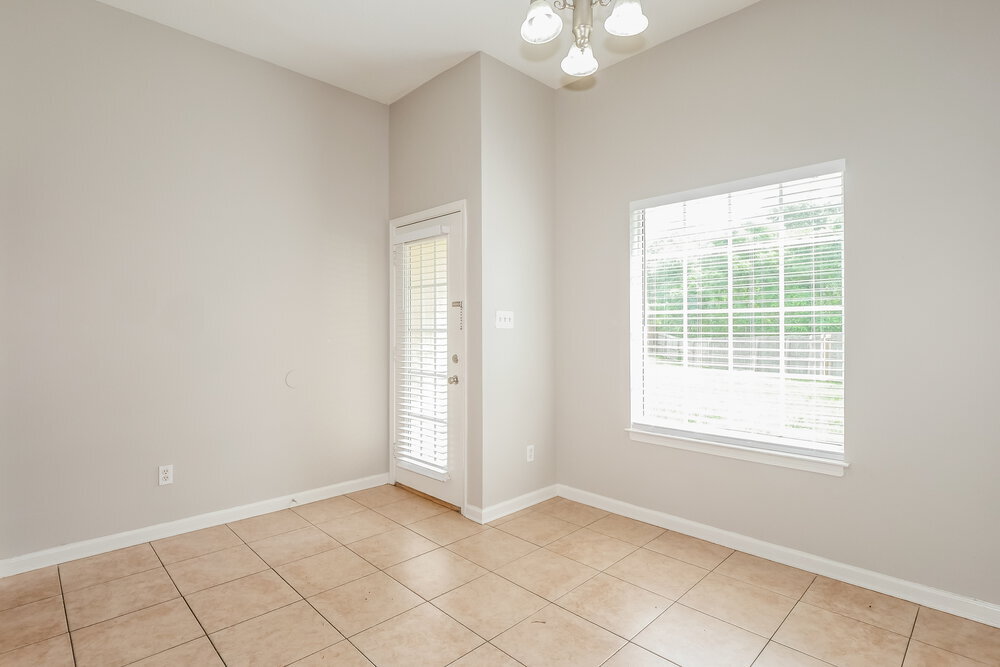 Building Photo - 8280 Dexter Ridge Cove E