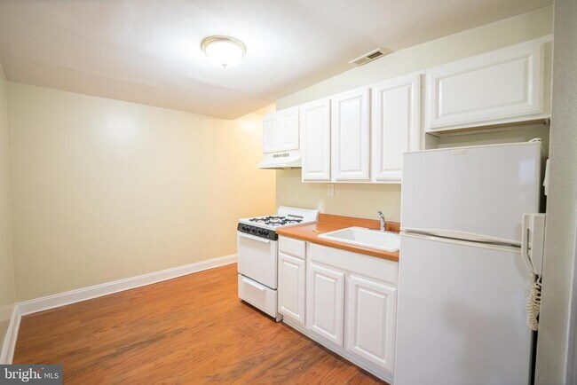 Building Photo - 1124 Passyunk Ave