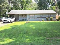 Building Photo - 1351 Janis Dr