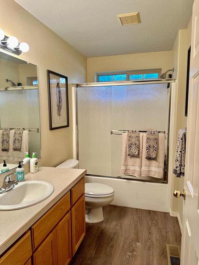 Building Photo - 3bdrm, 2bath Harbor Isles Golf Course Condo with deck