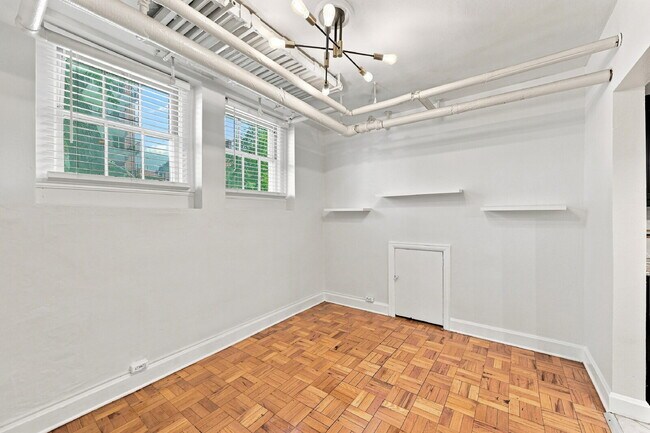 Building Photo - 1,795.95, 2-bedroom, 1-bathroom Updated in Great Denver Location!