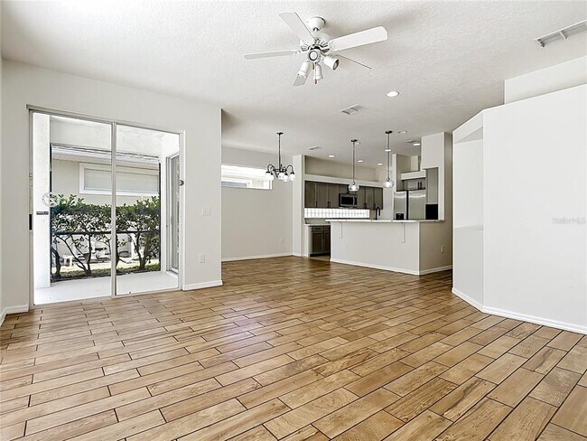 Building Photo - 2944 Sunset Vista Blvd