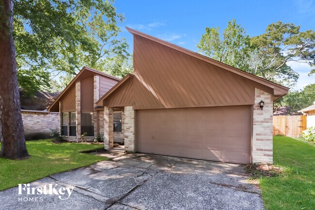 Building Photo - 2011 Woodhue Dr
