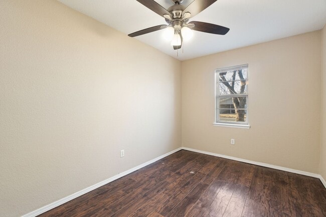 Building Photo - 909 Essex St