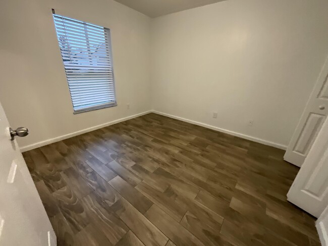 Building Photo - 212 SW Yager Pl