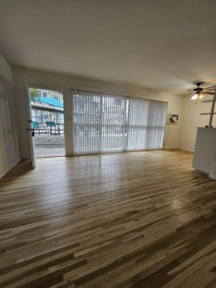 Interior Photo - Holiday Manor