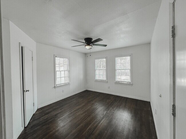 Building Photo - 2605 35th St