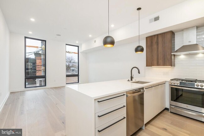 Building Photo - 1601 Frankford Ave