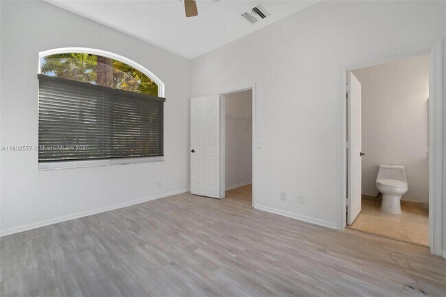 Building Photo - 1666 Victoria Pointe Cir