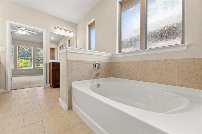 Building Photo - 410 Catalina Ln