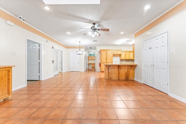 Building Photo - 10 Lowery Ln
