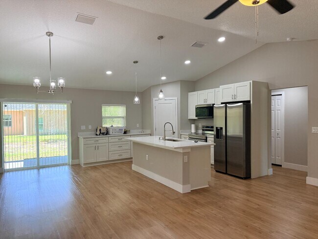 Building Photo - 2186 W G Martinelli Blvd