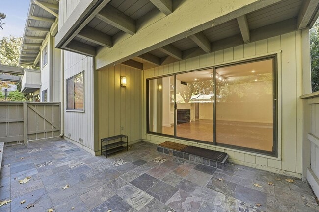 Building Photo - Hidden Gem at Saratoga Creekside – End Unit with Yard