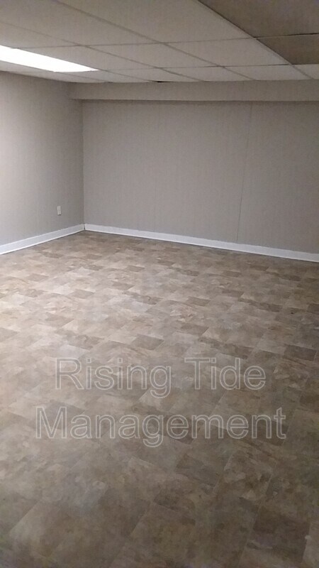 Building Photo - 316 20th Ave NE