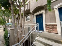 Building Photo - Great Tri-Level Townhome in Coastal Carlsbad Location!