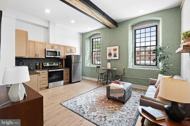 Building Photo - 201 Leverington Ave