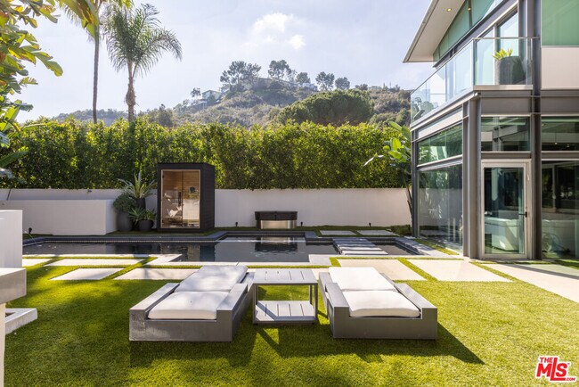 Building Photo - 8538 Eastwood Rd