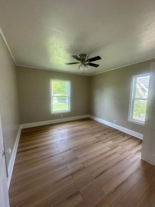 Building Photo - 2 Bed/1 Bath House