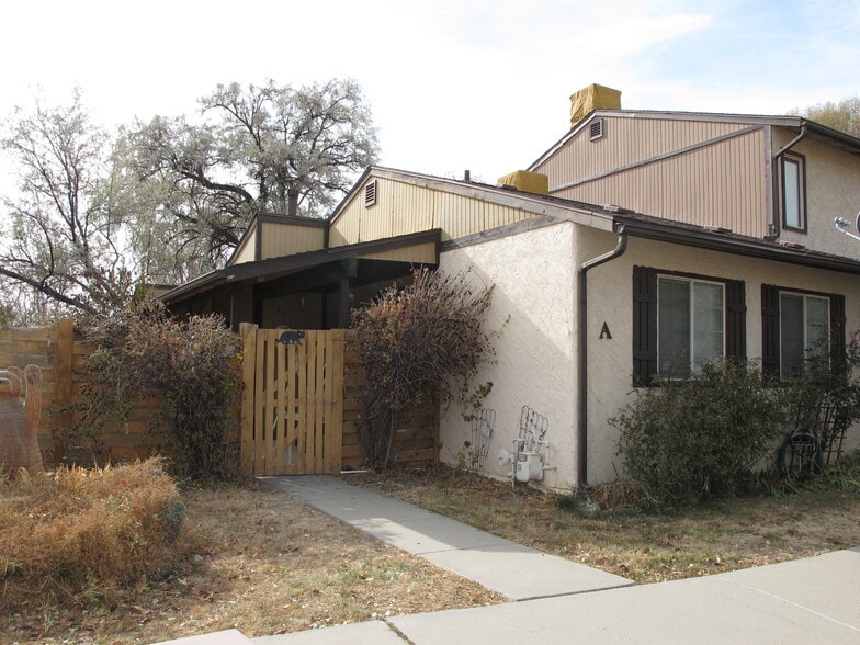 Primary Photo - 3289 N Good Hope Cir