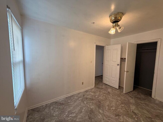 Building Photo - 1223 Chillum Rd