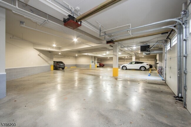 Building Photo - 2435 Lamington Rd