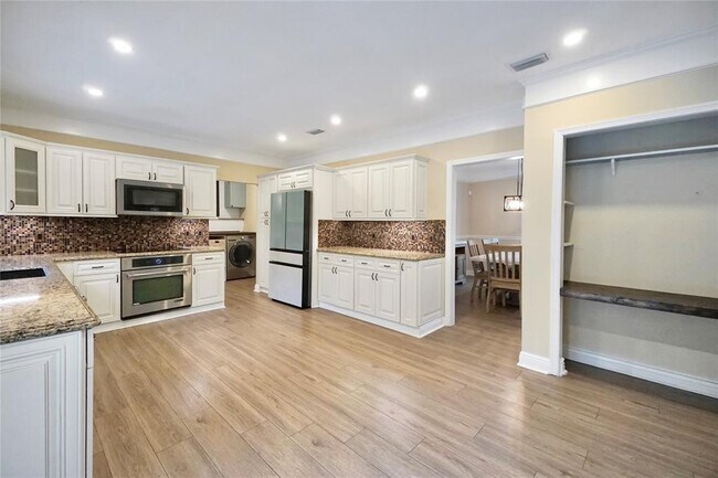 Building Photo - 7501 Red Bay Pl