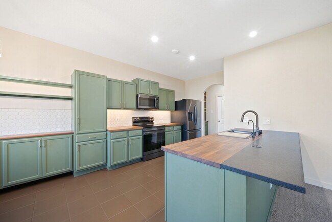 Building Photo - 12241 Cashton