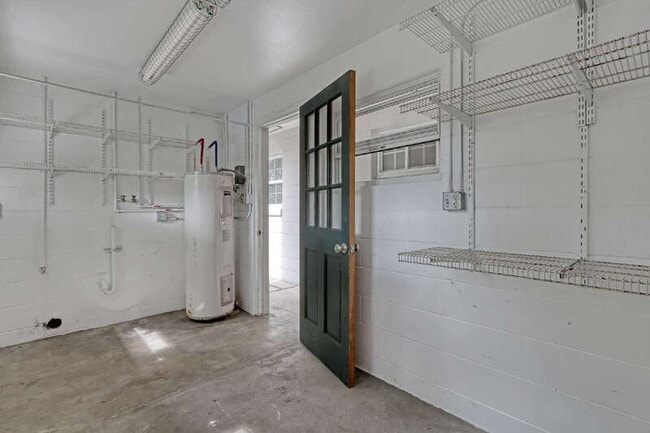 Building Photo - 184 S 5th St